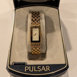 Pulsar V220-X015 Womans Gold Tone Watch, New In Box!!